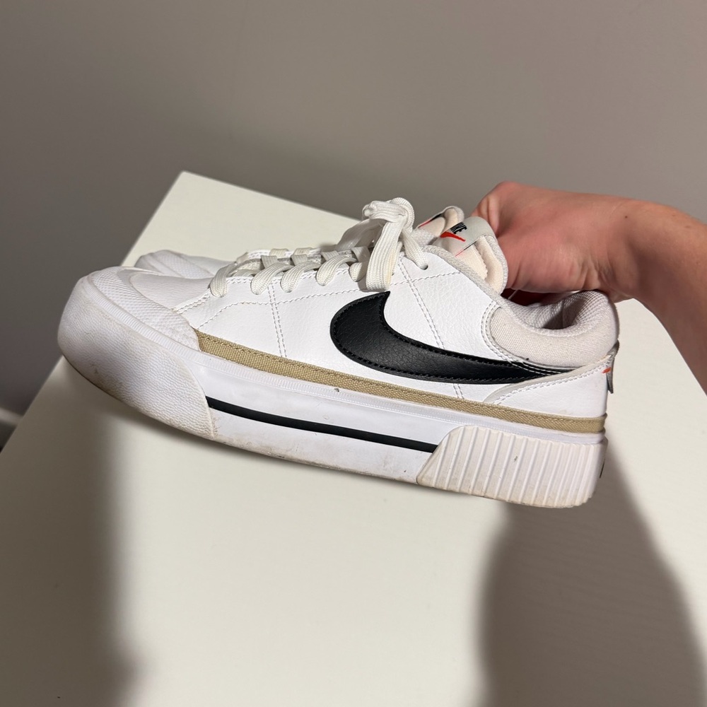 Nike White and Black Casual Sneakers